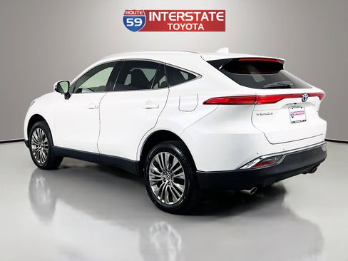 Used 2022 Toyota Venza XLE AWD/4WD image 5