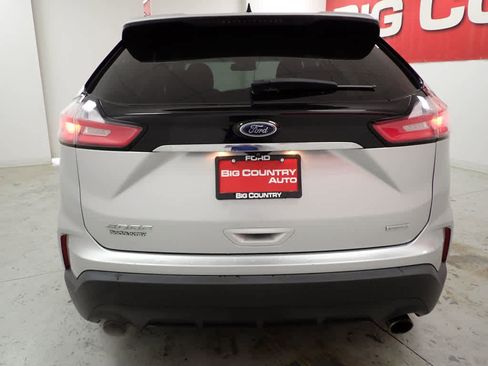 Used 2019 Ford Edge SE image 3