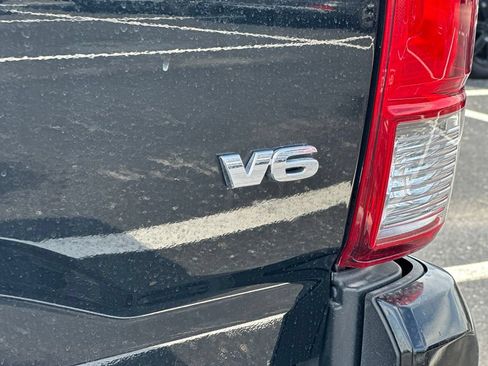 Used 2016 Toyota Tacoma TRD Sport w/ Premium & Technology Package AWD/4WD image 5