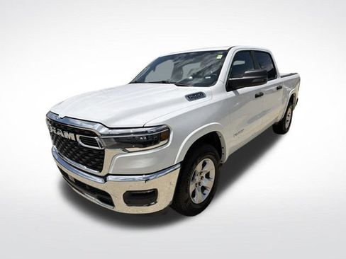 Used 2025 RAM 1500 Big Horn AWD/4WD image 2