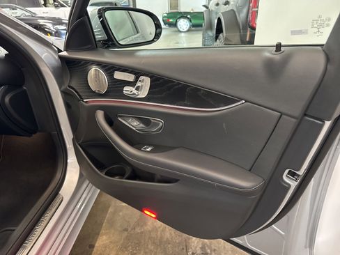 Used 2022 Mercedes-Benz E 350 Sedan image 29