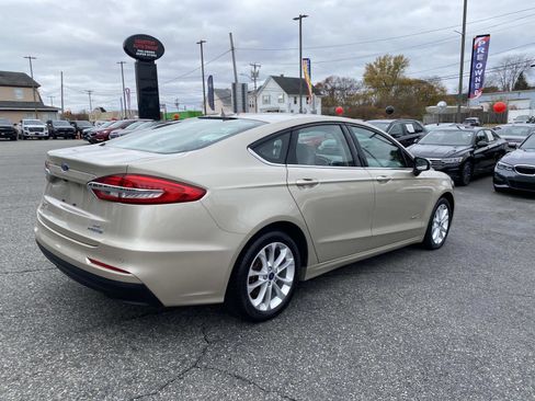 Used 2019 Ford Fusion SE image 6
