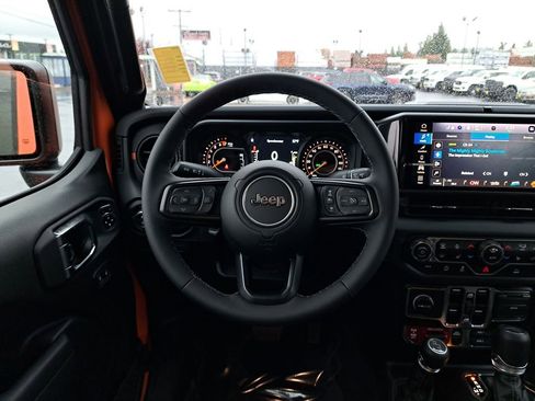 Used 2025 Jeep Gladiator Mojave w/ Convenience Group image 21