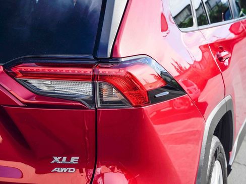 Certified 2021 Toyota RAV4 XLE image 8