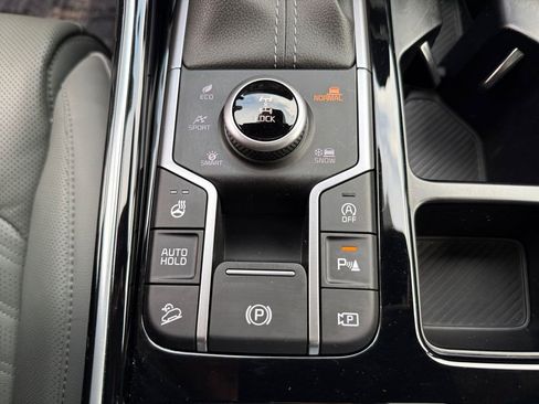 Certified 2025 Kia Sorento SX Prestige w/ Sage Leather Package image 22