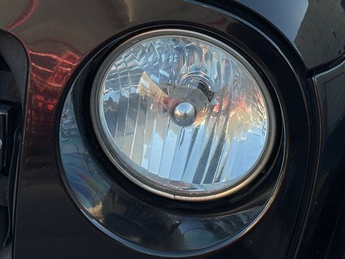 Used 2012 Jeep Wrangler Unlimited Sahara w/ Connectivity Group image 9