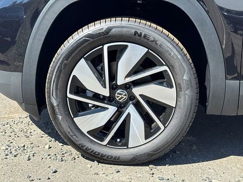 New 2026 Volkswagen Atlas SE image 9