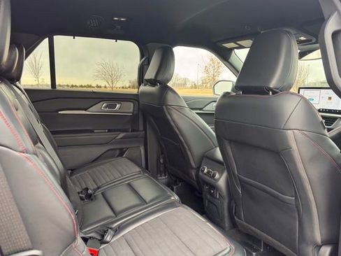 Used 2025 Ford Explorer ST-Line w/ ST-Line Street Pack image 27