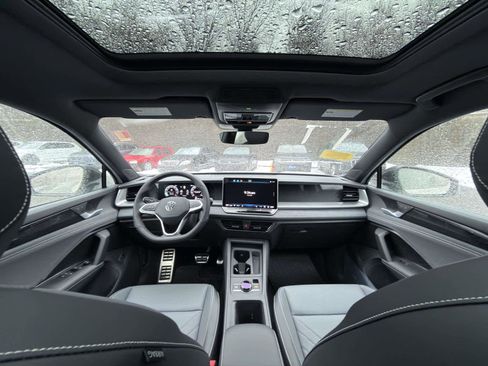 New 2026 Volkswagen Tiguan SE R-Line AWD/4WD image 22