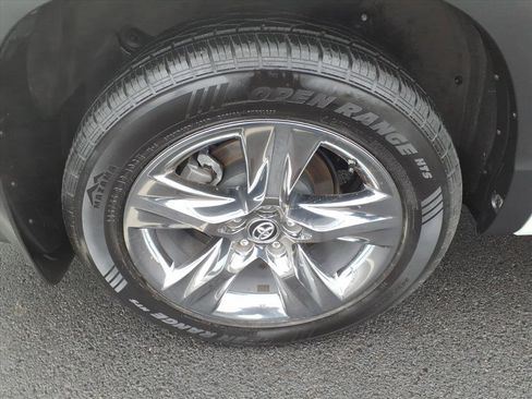 Used 2019 Toyota Highlander Limited Platinum image 9