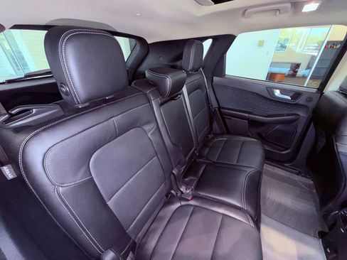 Used 2020 Ford Escape Titanium w/ Titanium Premium Package 2.0 image 15