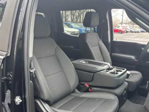 Used 2023 Chevrolet Silverado 1500 Custom image 3