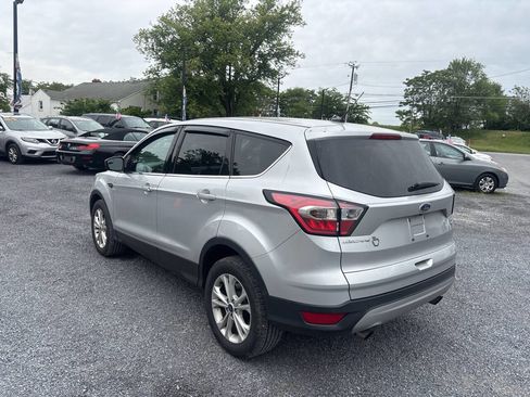 Used 2017 Ford Escape SE AWD/4WD image 10