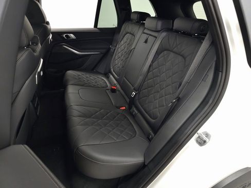 Used 2025 BMW X5 xDrive40i w/ Parking Assistance Package image 37