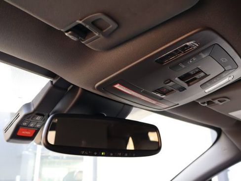 Used 2023 Toyota Sienna XSE w/ XSE Plus Package FWD image 28