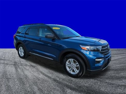 Used 2020 Ford Explorer XLT w/ Equipment Group 202A AWD/4WD image 2