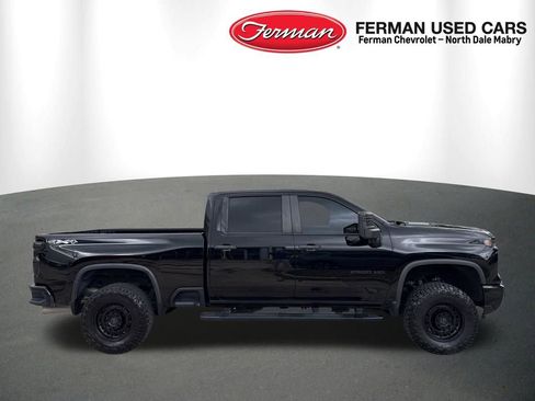 Used 2024 Chevrolet Silverado 2500 Custom w/ Custom Value Package image 2