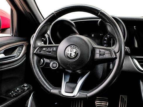 Used 2022 Alfa Romeo Giulia Ti AWD/4WD image 19
