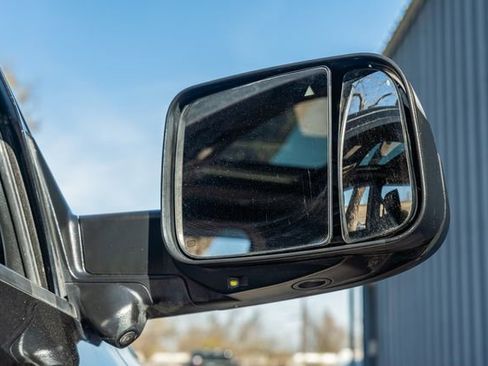 Used 2020 RAM 2500 Laramie w/ Night Edition image 13