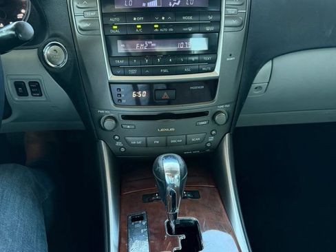 Used 2008 Lexus IS 350 w/ Premium Pkg RWD image 10
