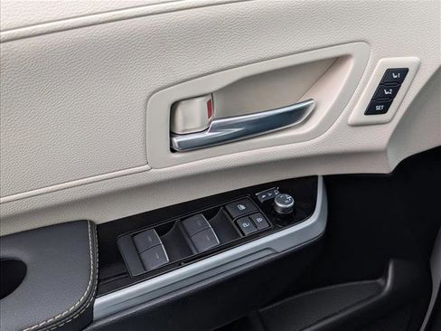 New 2026 Toyota Sienna Platinum image 17