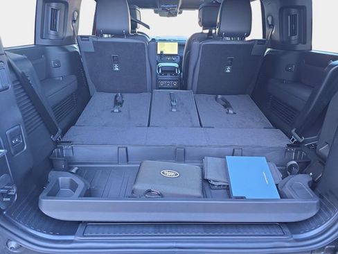 New 2026 Land Rover Defender 130 X-Dynamic SE image 21