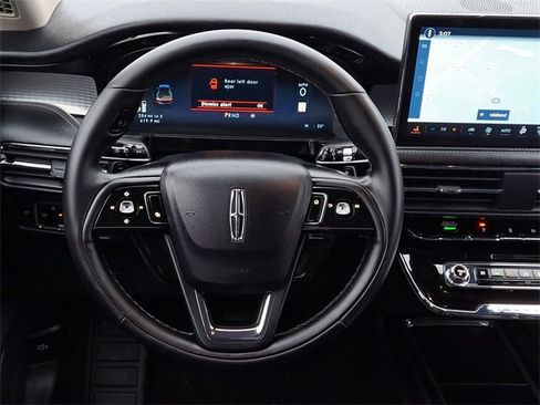 Used 2026 Lincoln Corsair Premiere w/ Towing Package image 25