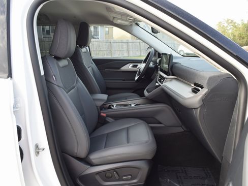 New 2026 Ford Explorer Active w/ Active Comfort Package image 25