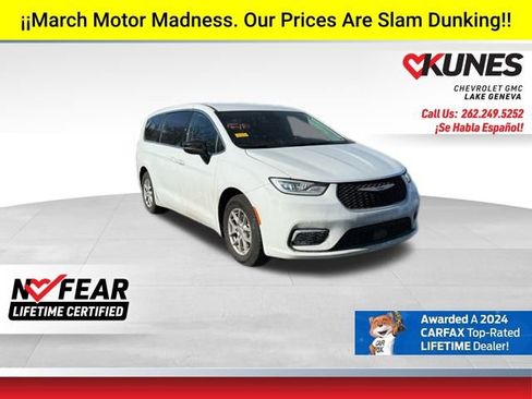 Used 2024 Chrysler Pacifica Touring-L image 1