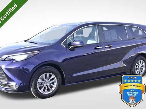 Certified 2023 Toyota Sienna XLE image 1