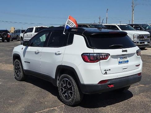 Used 2025 Jeep Compass Trailhawk AWD/4WD image 3