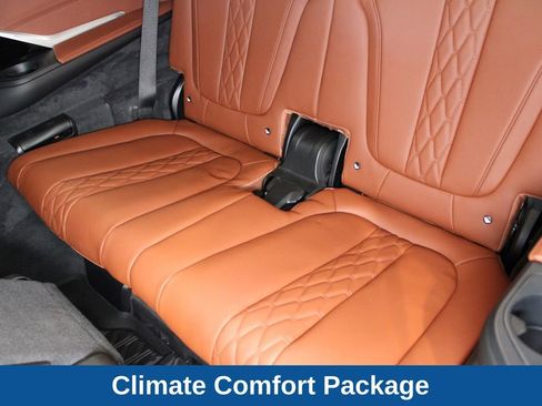 Used 2025 BMW X7 M60i AWD/4WD image 22