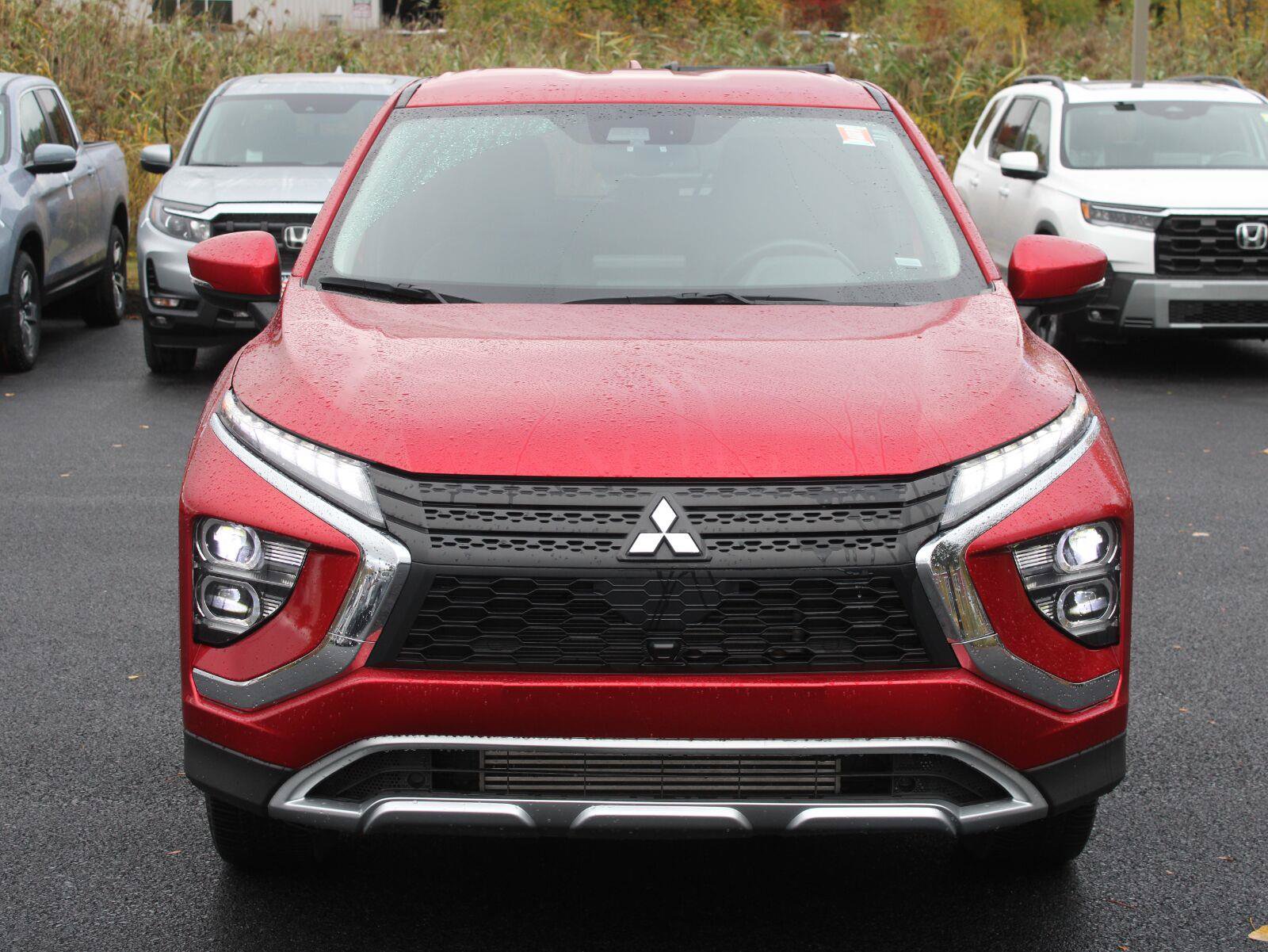 Used 2024 Mitsubishi Eclipse Cross SE AWD/4WD image 2