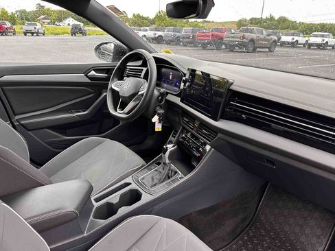 Used 2025 Volkswagen Jetta Sport FWD image 13