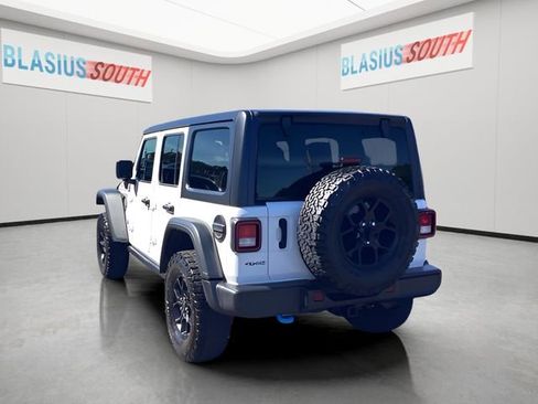 Used 2024 Jeep Wrangler Unlimited image 5