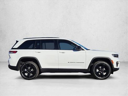 New 2025 Jeep Grand Cherokee Limited w/ Black Appearance Package image 5