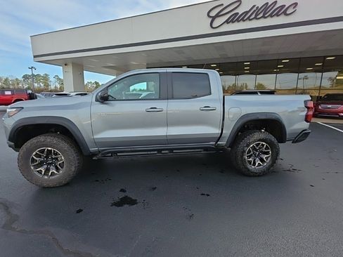 Used 2024 Chevrolet Colorado ZR2 w/ ZR2 Convenience Package III image 2