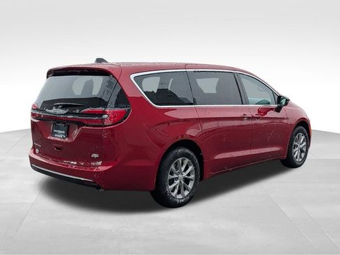 New 2026 Chrysler Pacifica Select AWD/4WD image 2