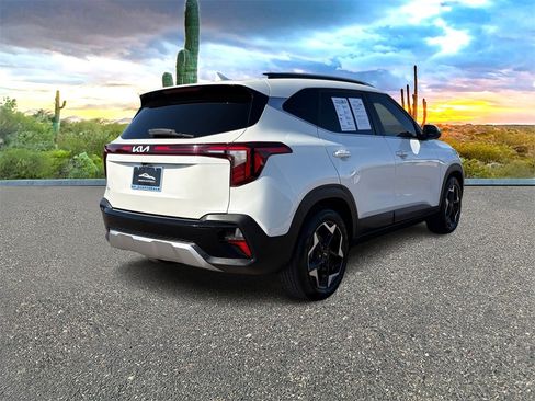 Used 2024 Kia Seltos EX image 4
