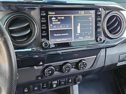 Used 2020 Toyota Tacoma TRD Off-Road image 13