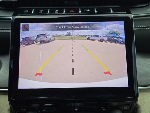 Used 2024 Jeep Grand Cherokee Limited AWD/4WD image 12