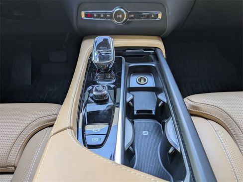 Used 2025 Volvo XC90 T8 Ultra w/ Protection Package Premier image 20