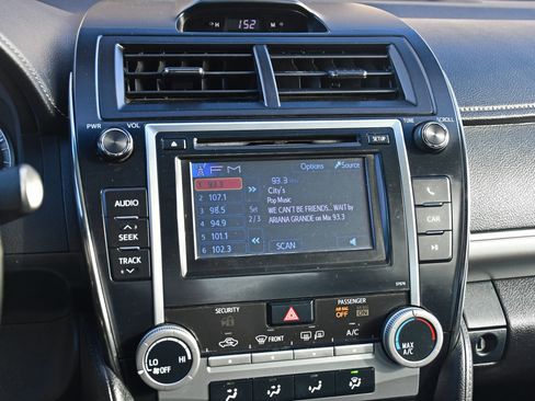 Used 2013 Toyota Camry SE image 17