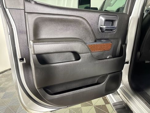 Used 2019 GMC Sierra 2500 SLT w/ Duramax Plus Package image 19