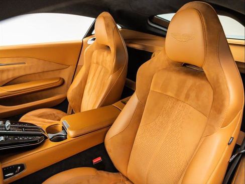 Used 2025 Aston Martin V8 Vantage Coupe image 11