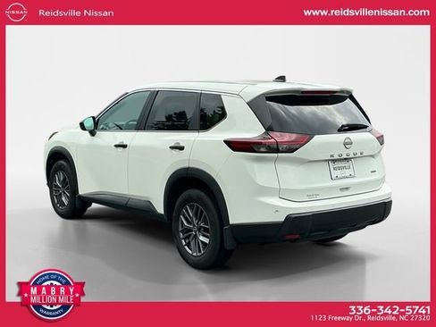 Used 2025 Nissan Rogue S AWD/4WD image 4