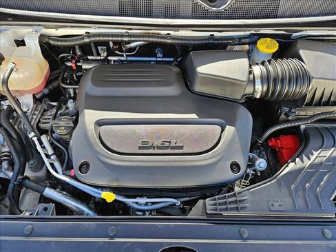 Used 2023 Chrysler Pacifica Touring-L FWD image 27