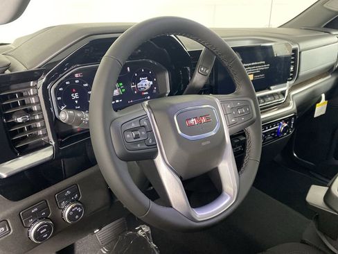 New 2026 GMC Sierra 1500 SLE image 11