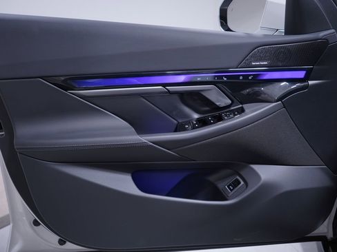 New 2026 BMW 530i w/ Convenience Package image 14