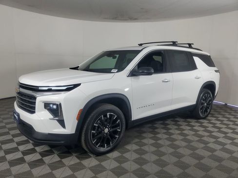 New 2026 Chevrolet Traverse LT w/ Sun and Wheel Package image 8